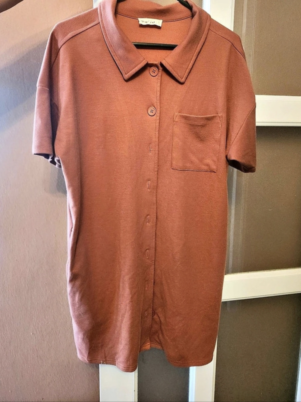 Short Sleeve Button Front in Brown Size Medium Like New